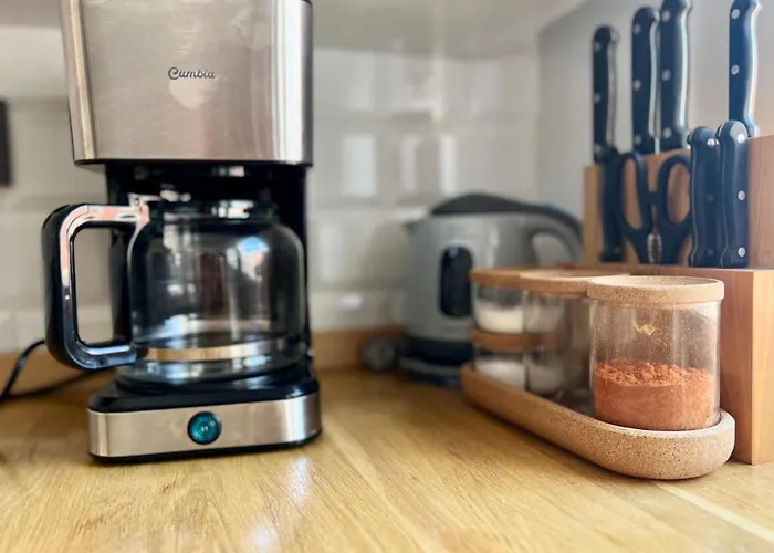 Apartment Housingleon Velarde *